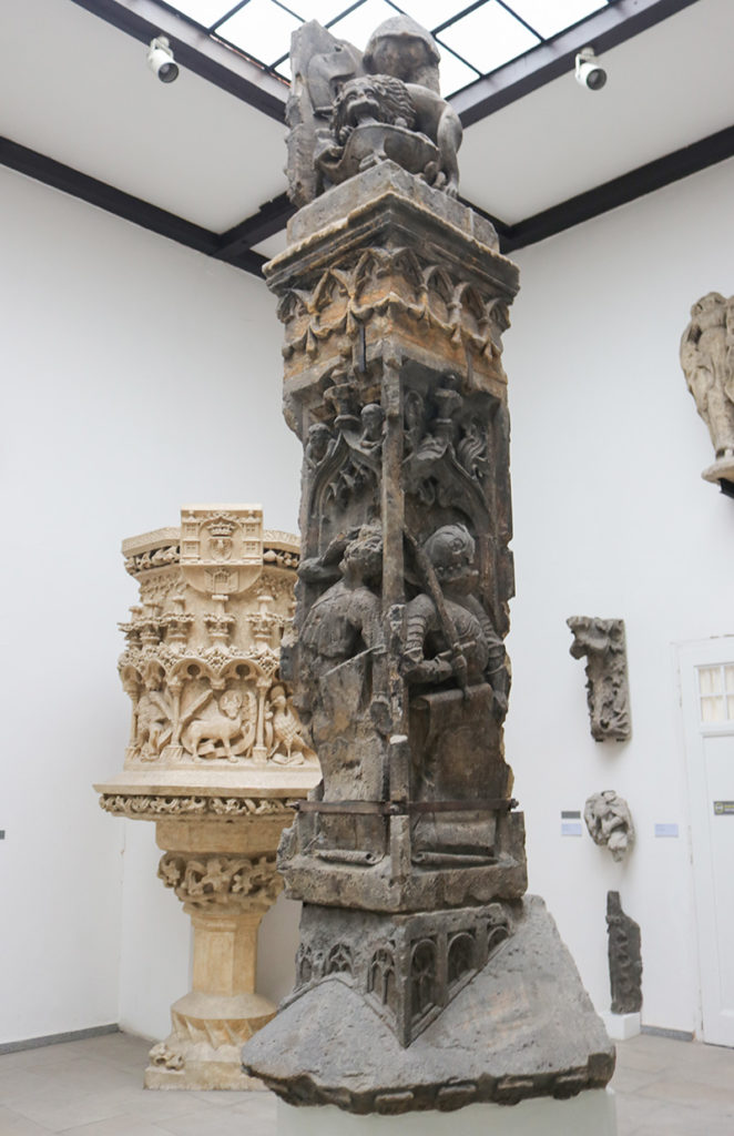 Postument rzeźby rycerza Bruncwika w Lapidarium, Praga