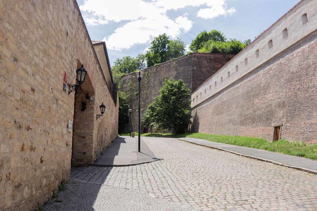 Mur Głodowy  przy klasztorze Strahovskim