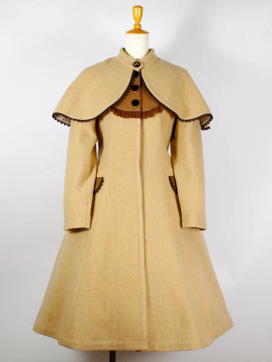 Velvet Pearline Coat od Victorian Maiden