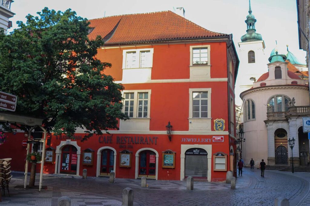 Kamienica „Pod Złotym Wężem” i kościół św. Klemensa